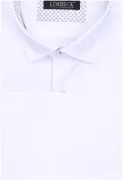 bílá košile s jemnými šedými doplňky