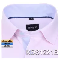 růžová košile s modrými doplňky