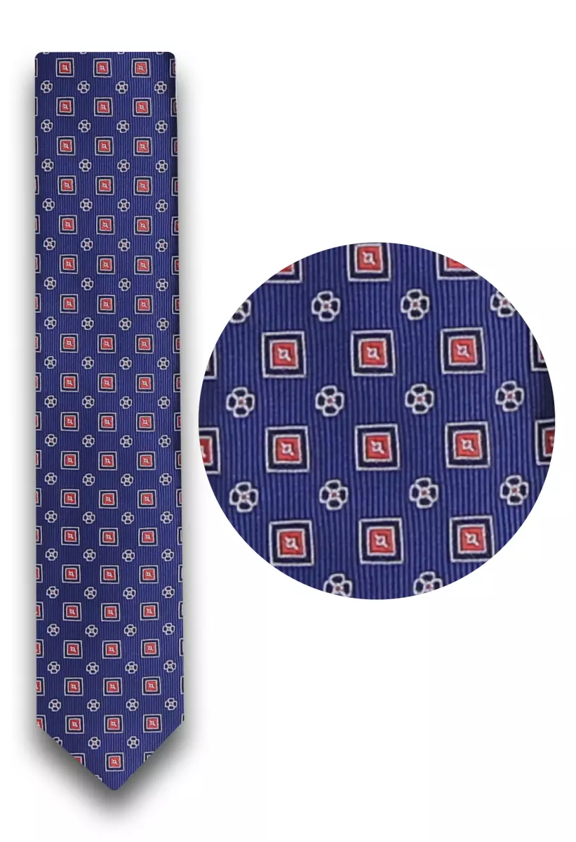 modrá kravata s výrazným vzorem