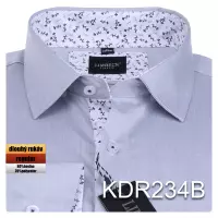 světle šedá košile s doplňky