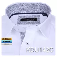 bílá košile s jemným doplňky vzor paisley