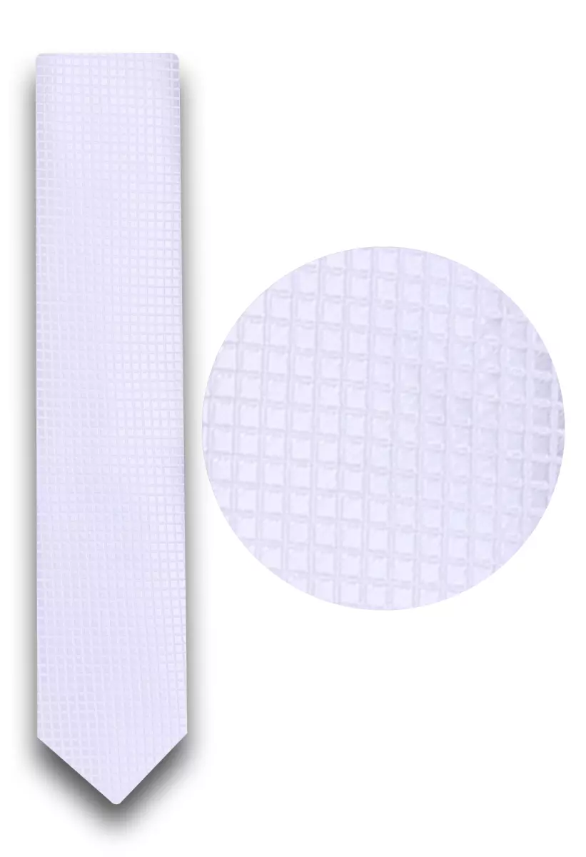 bílá kravata s texturou 