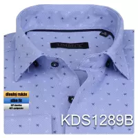 modrá košile se vzorem
