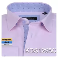 růžová košile s modrými doplňky