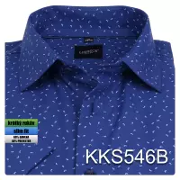 modrá košile se vzorem