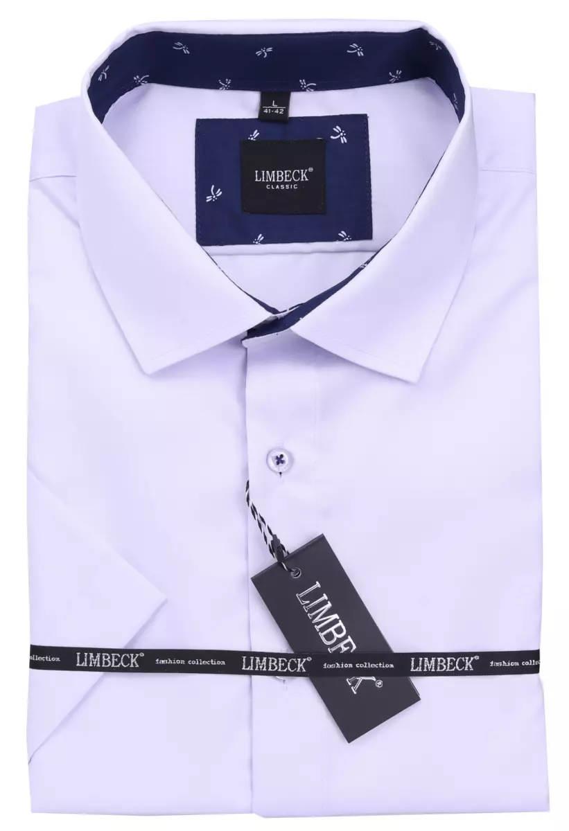 fialová košile s doplňky