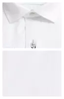 bílá košile se vzorem